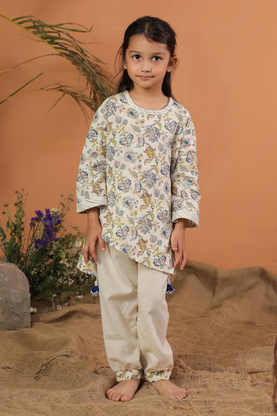 CUTE COUTURE Floral Print Asymmetric Kurta & Pant Set