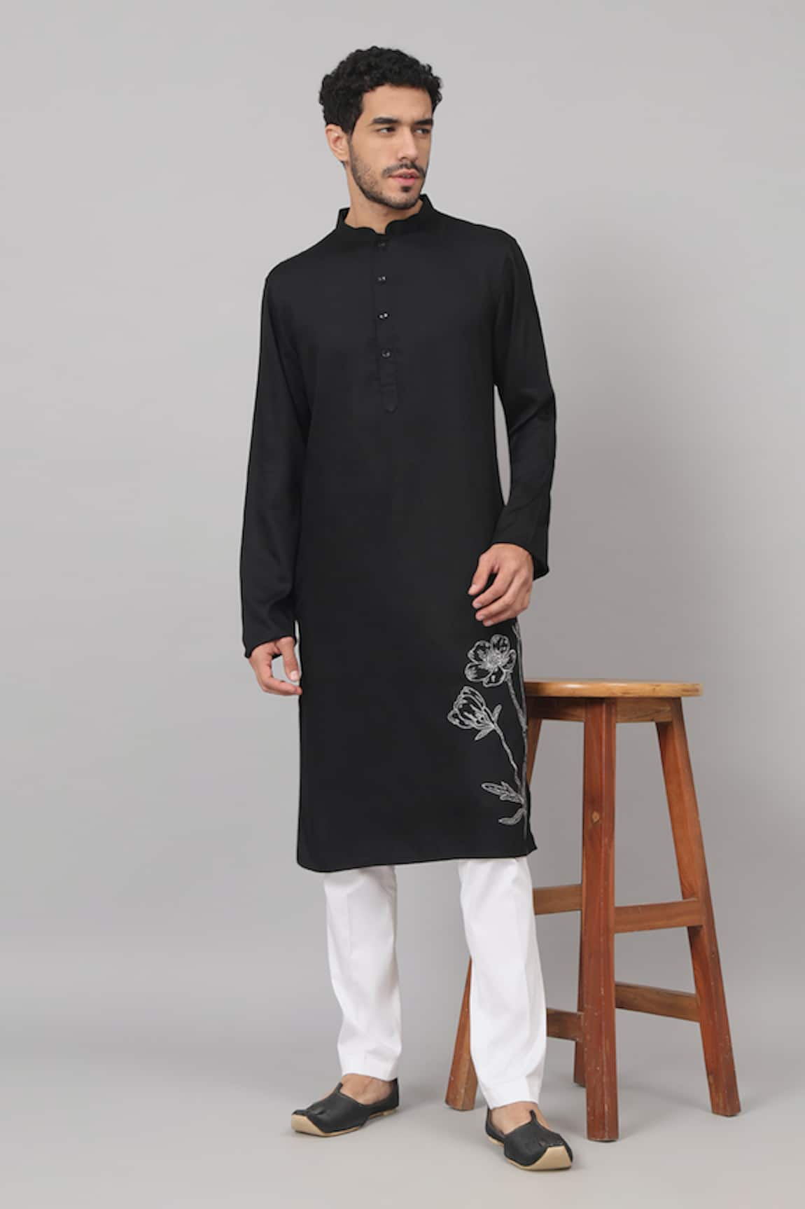 Hilo Design Stelo Stem Embroidered Kurta & pant Set