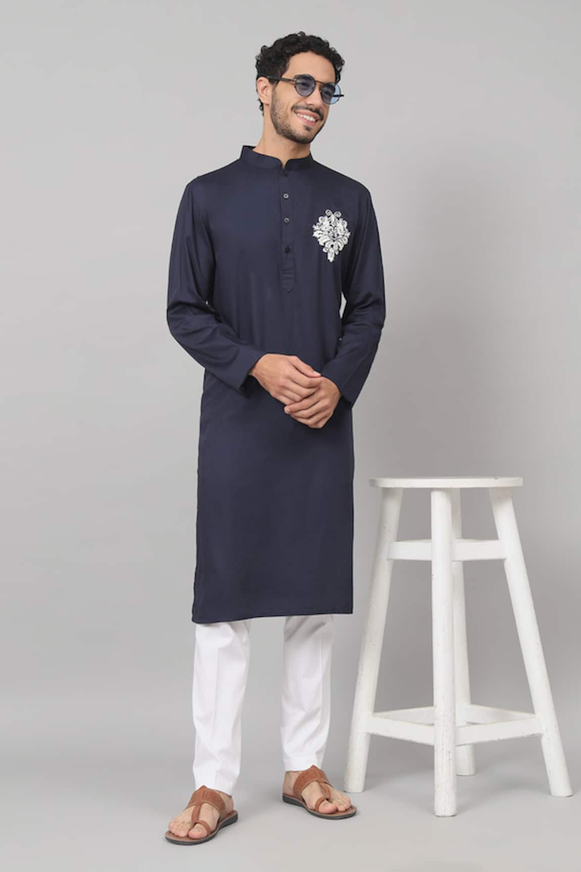 Hilo Design Motif Work Kurta & Pant Set