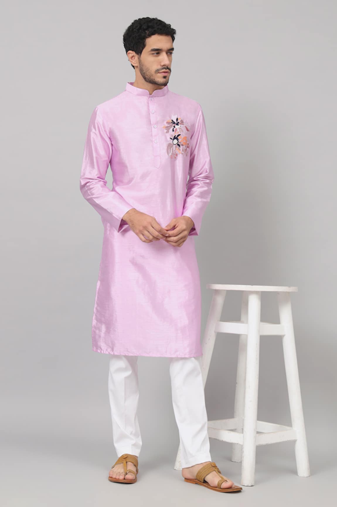 Hilo Design Lavie Embroidered Kurta & Pant Set