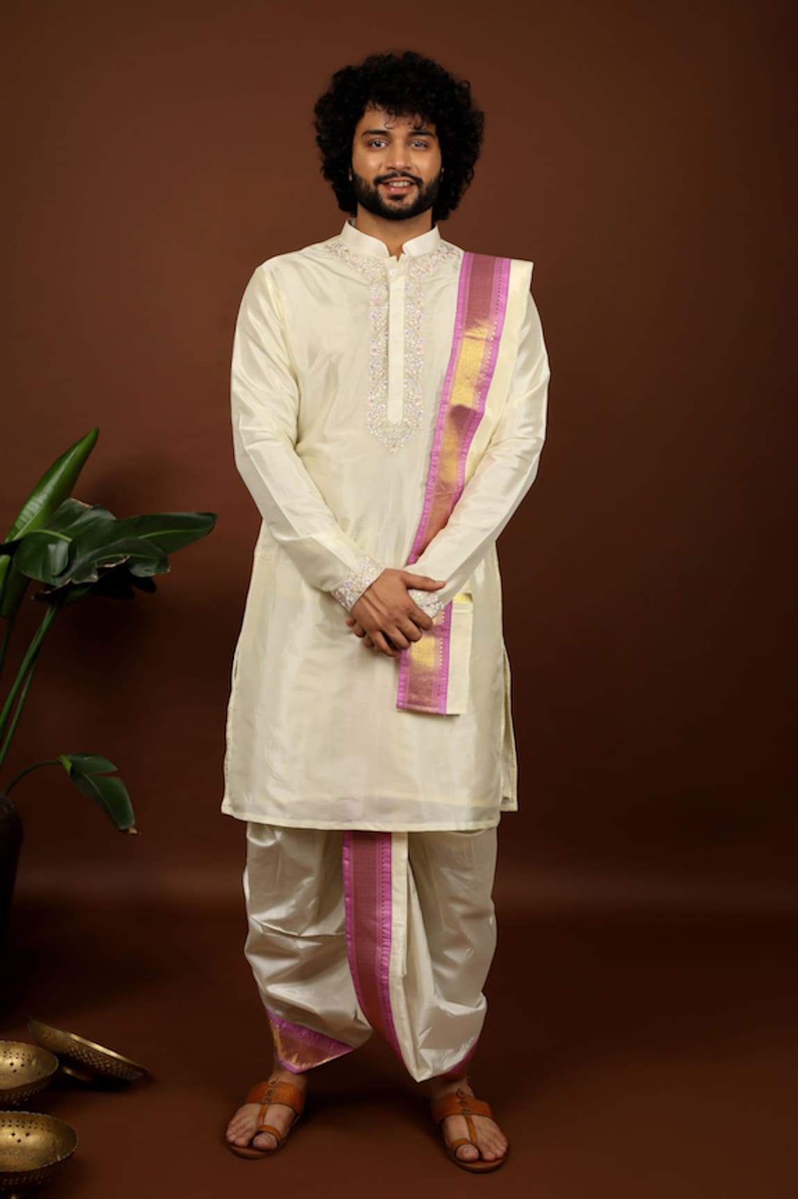 Hilo Design Rahn Pattu Kurta Set