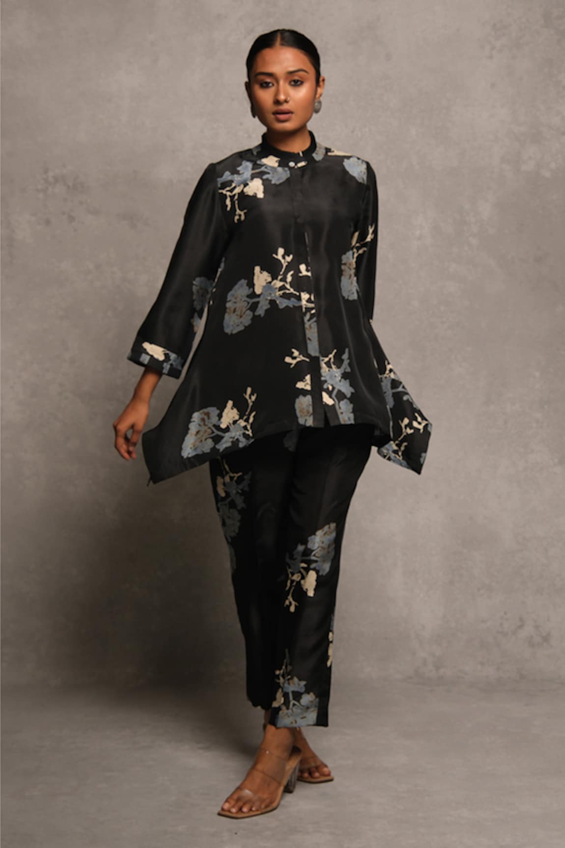 Avni Bhuva Kuro Midnight Bloom Print Tunic With Pant