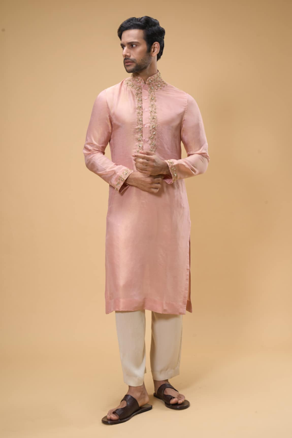 Taavare Floral Threadwork Placement Kurta With Pant