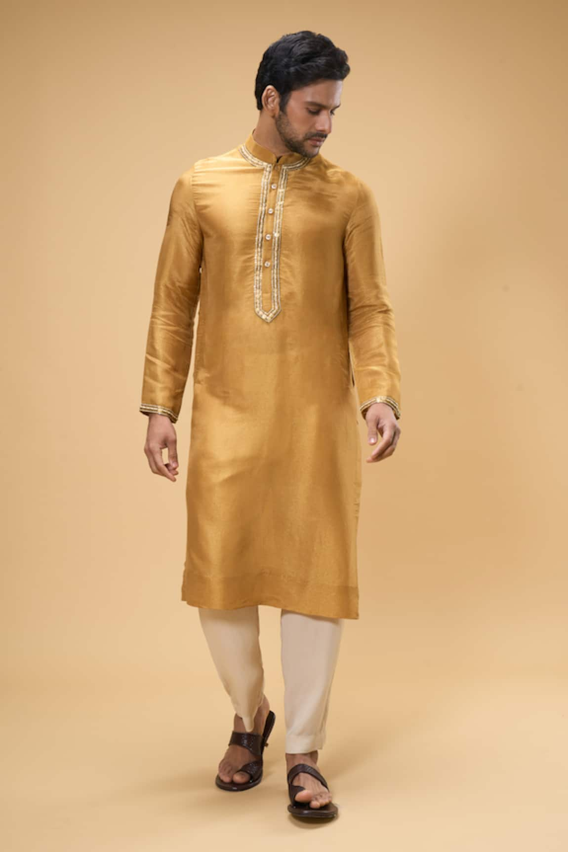 Taavare Placed Sequin Embellished Kurta With Pant