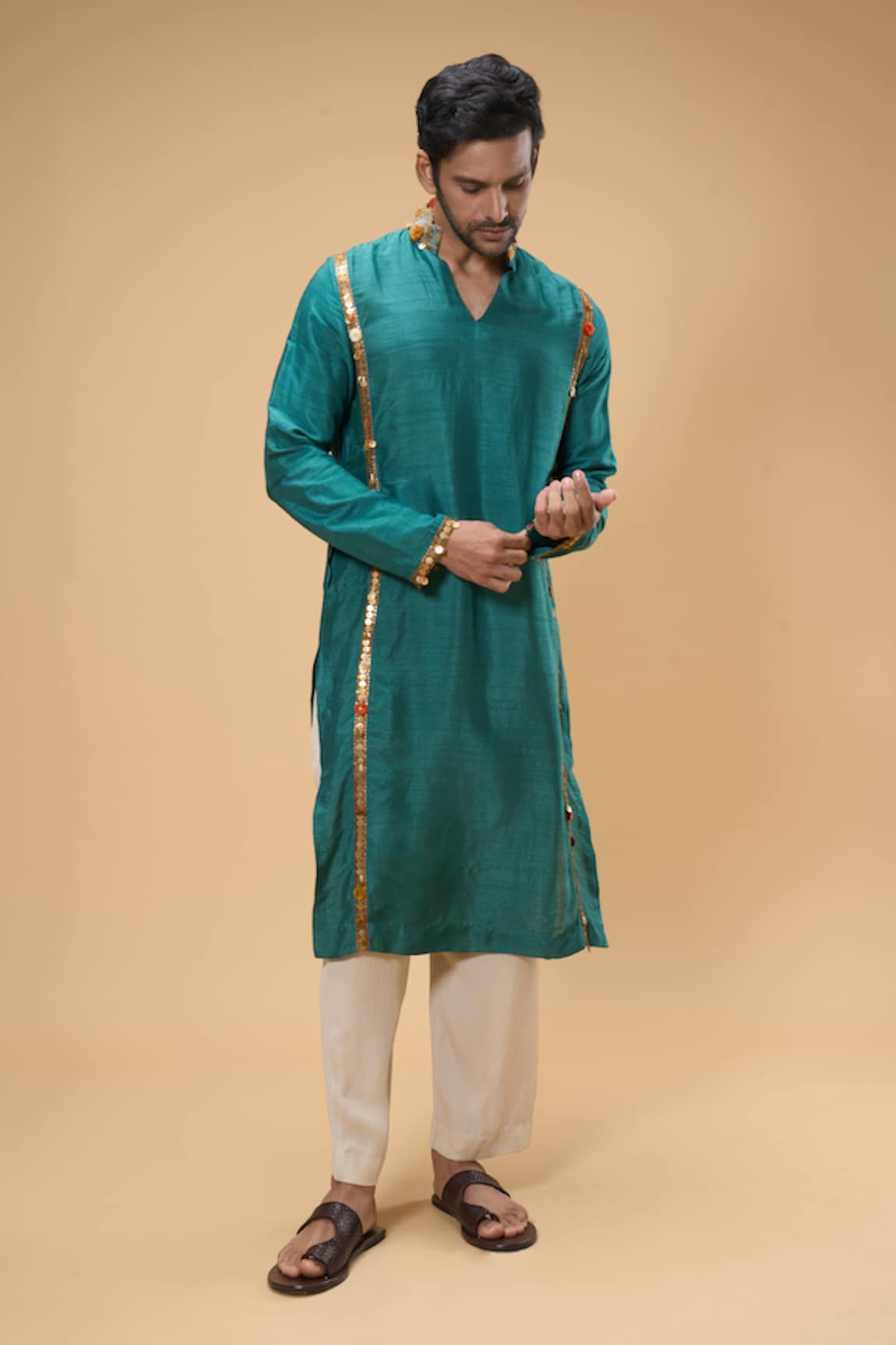 Taavare Sequin Placement Embellished Kurta With Pant