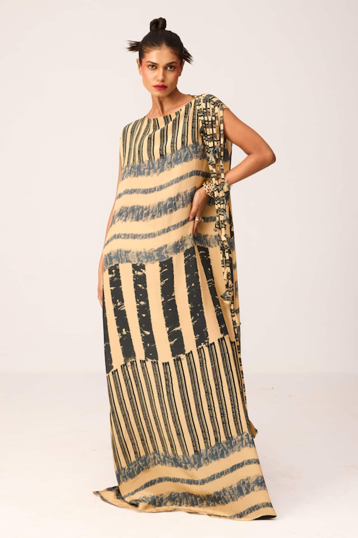 LABEL SHRISTI CHETANI Linear Print Pleated Dress