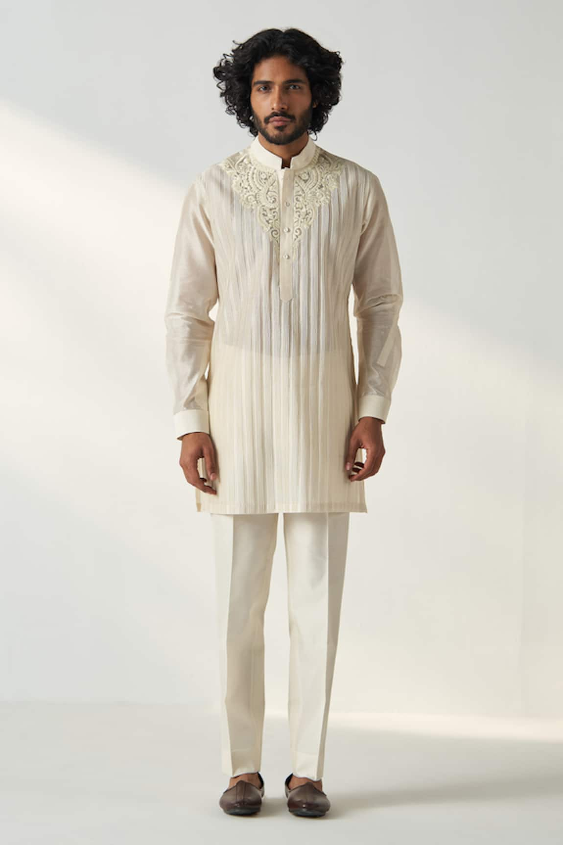 Studio Bagechaa Ajal Pintuck Detailed Kurta With Pant