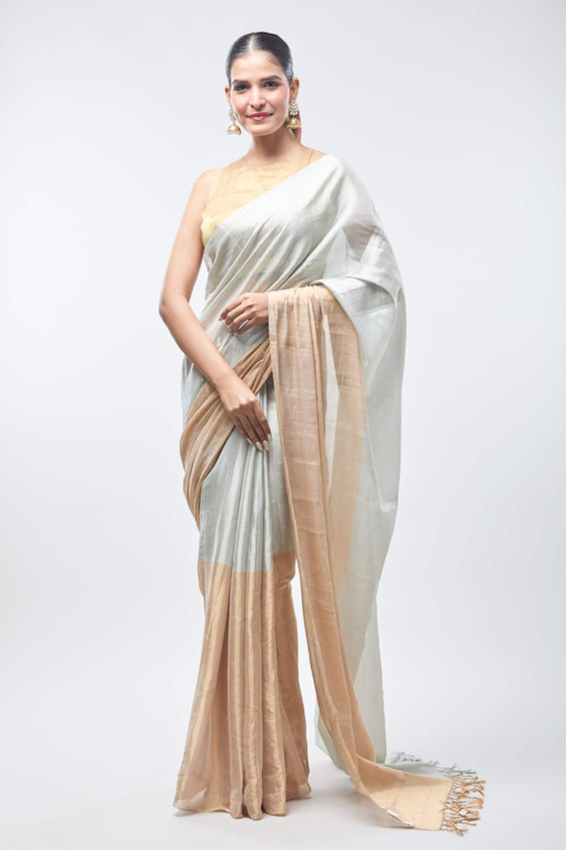 Sheela Suthar Light Suvarna Saree With Running Blouse