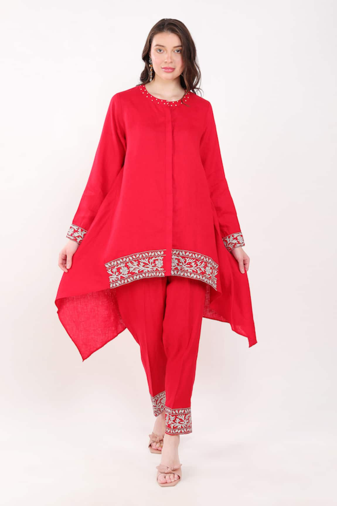 Linen Bloom Zari Placement Embroidered Kurta & Pant Set