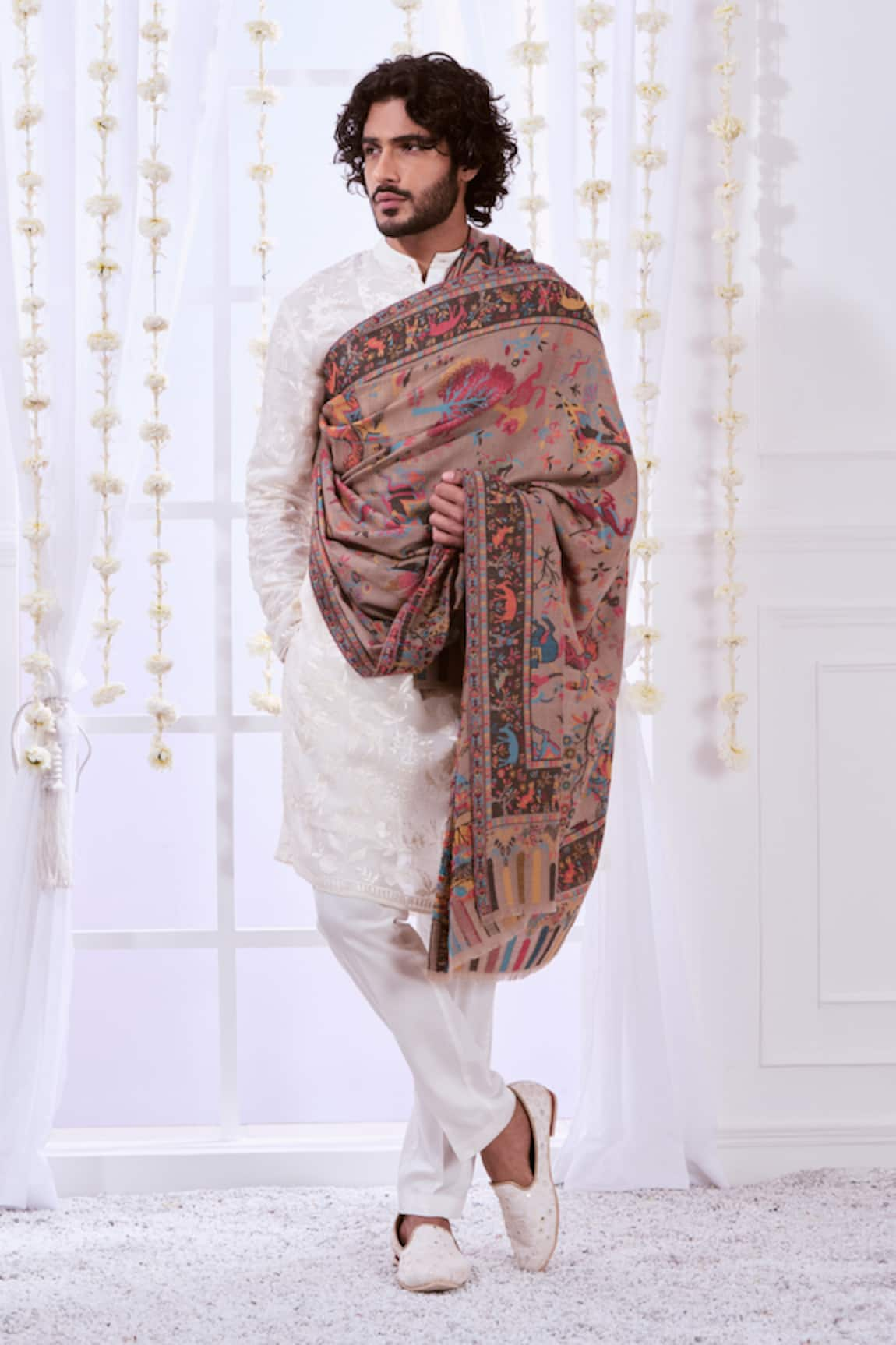 Taroob Shikargah Kani Fine Wool Animal Motif Shawl