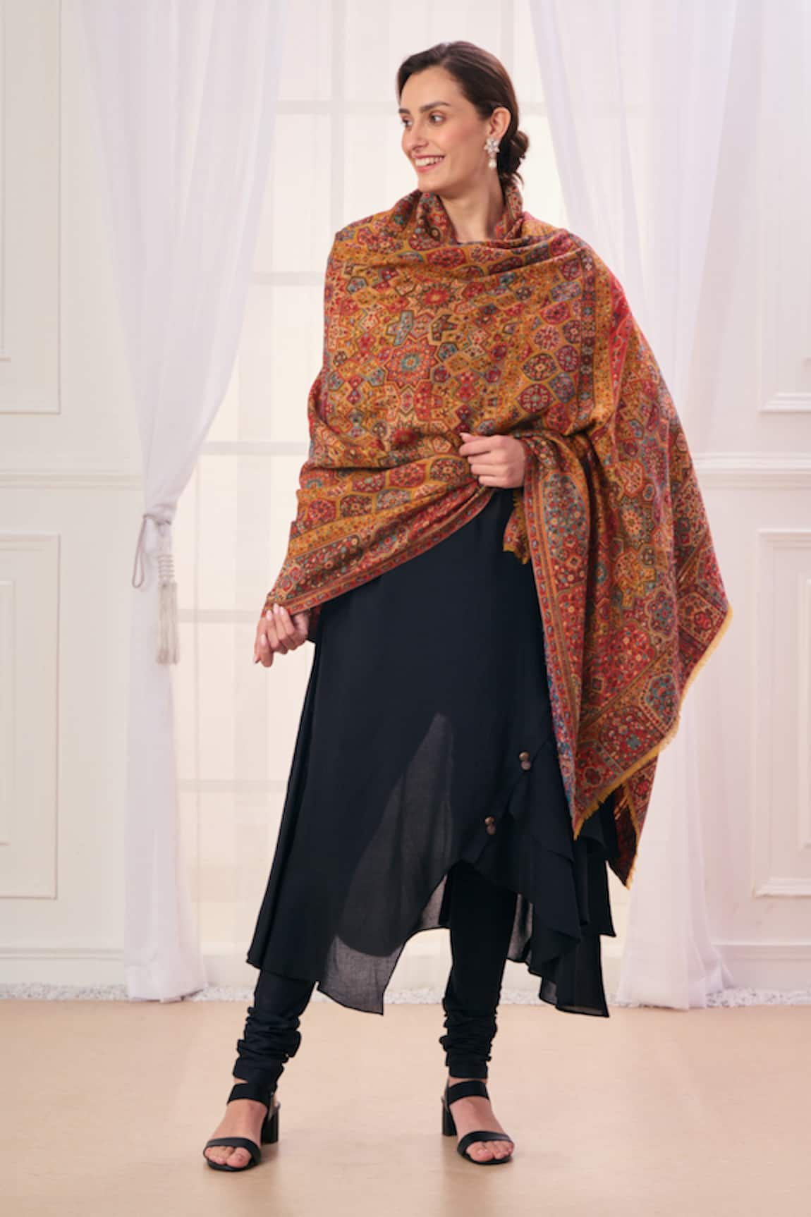 Taroob Ethnic Fine Wool Shawl