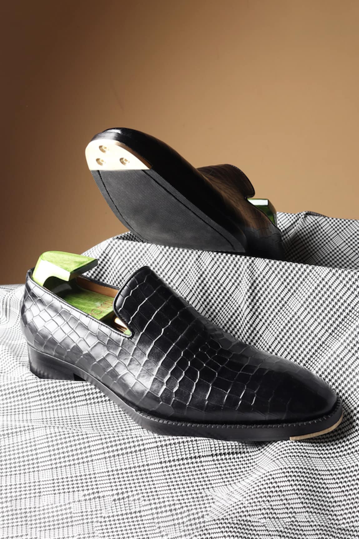 FELLMONGER Leather Croco Textured Loafers