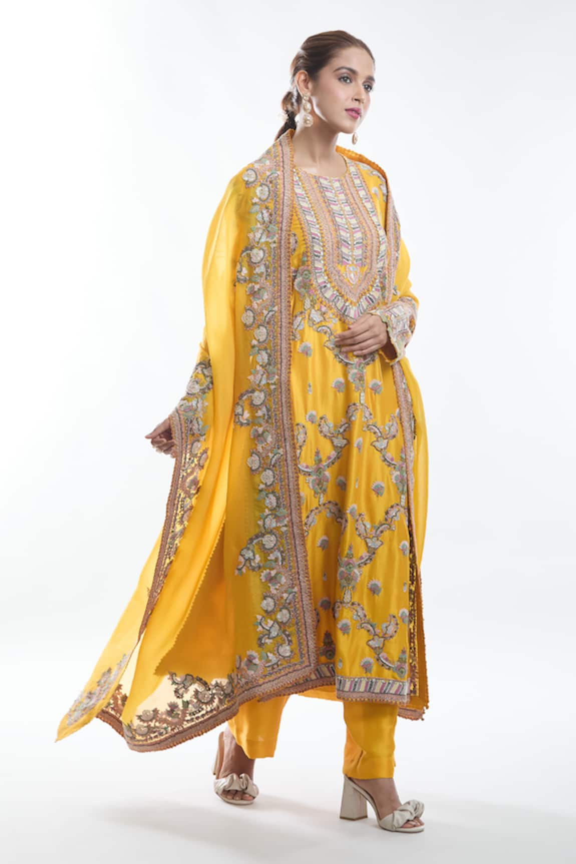 Anamika Khanna Floral Embroidered Kurta Set