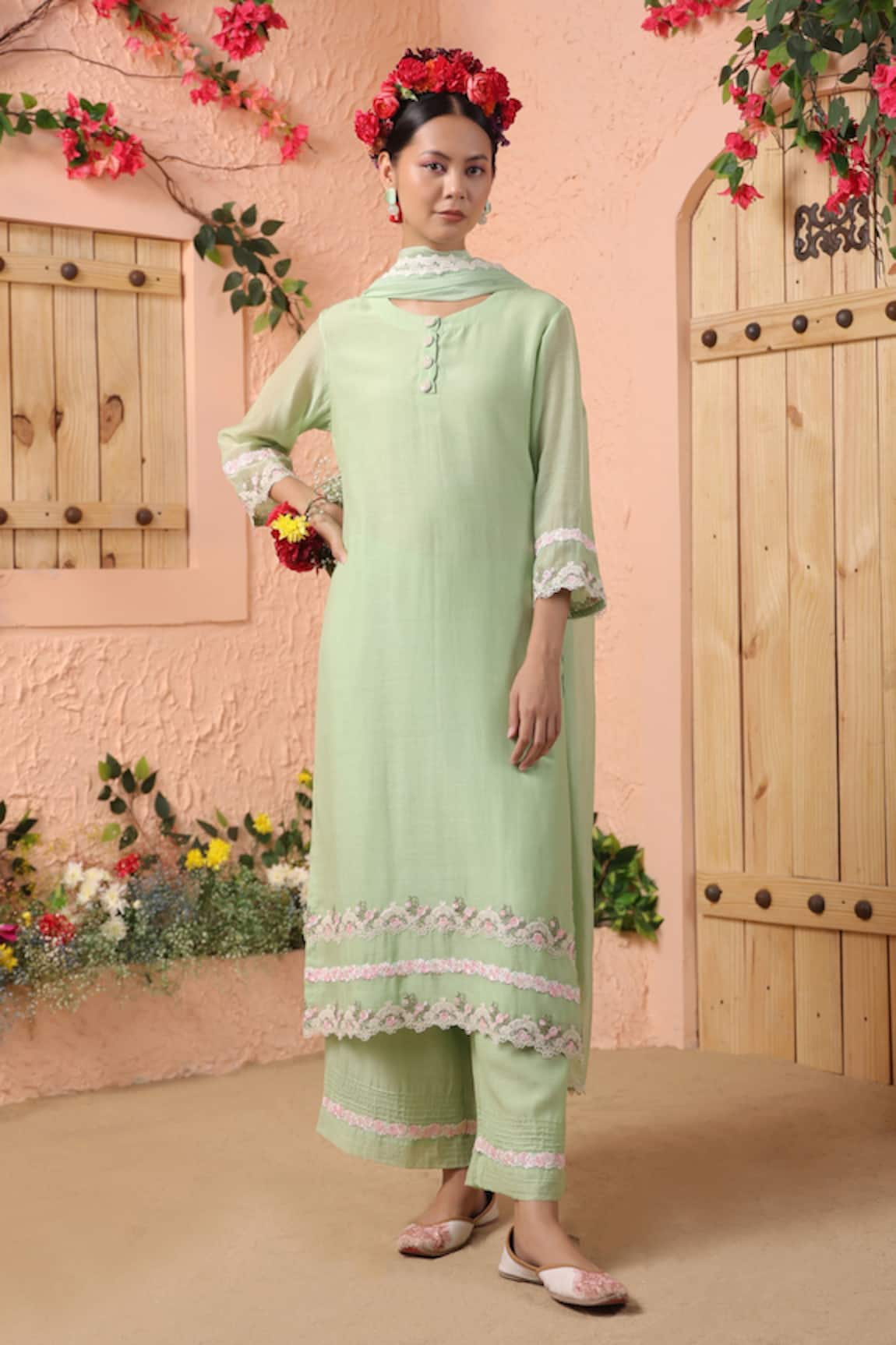 Charu Makkar Floral Lace Border Embellished Kurta Set