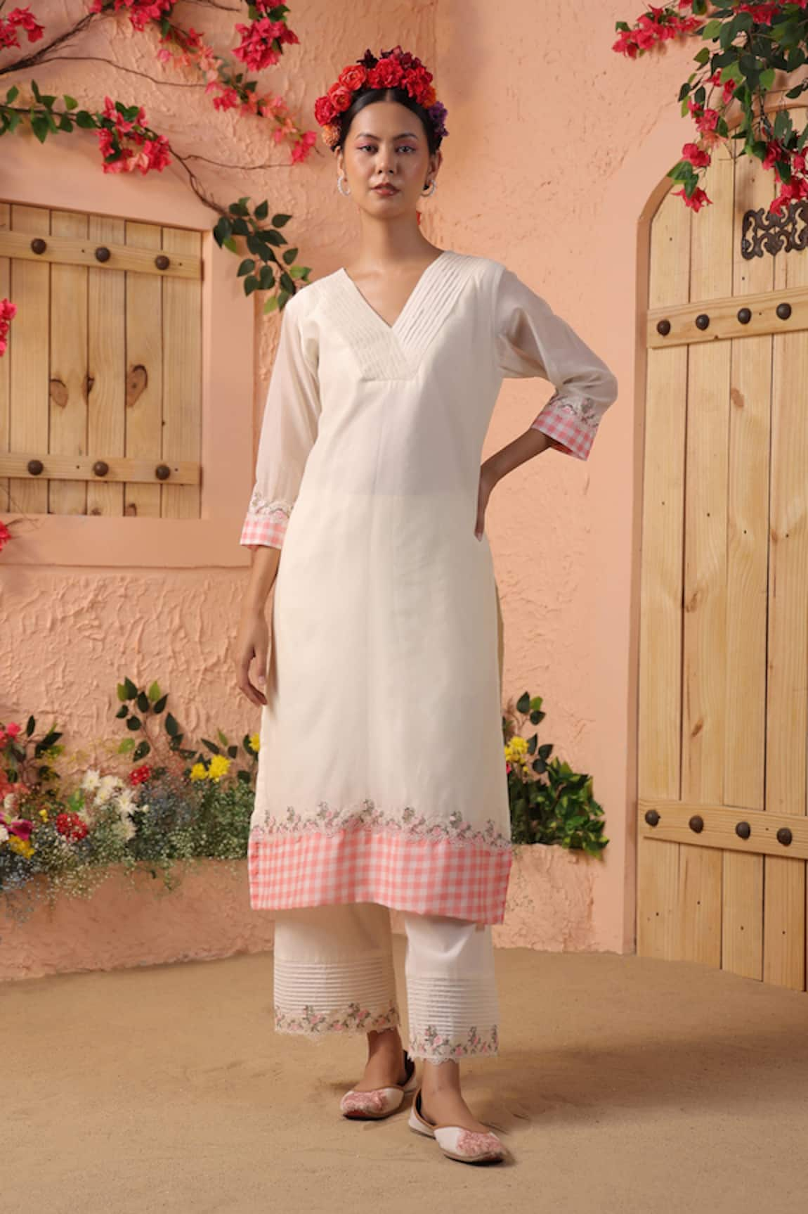 Charu Makkar Checkered Pattern Kurta & Pant Set