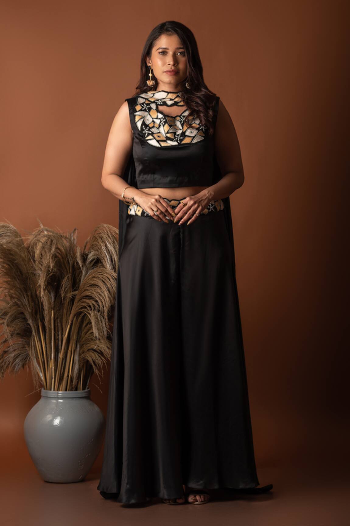 Label Deepshika Agarwal Geometric Embroidered Palazzo Set 