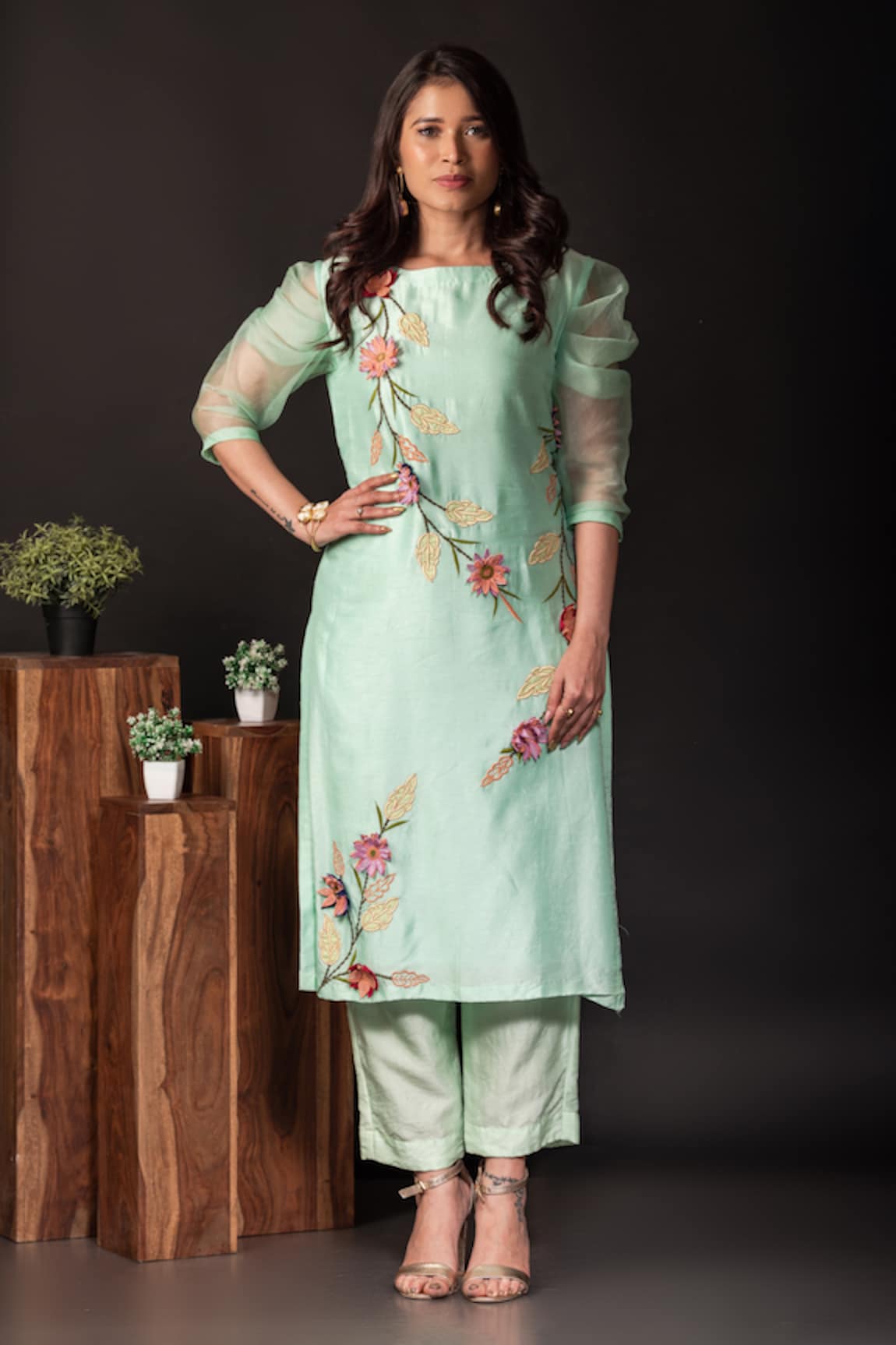 Label Deepshika Agarwal 3D Floral Embroidered Kurta With Pant