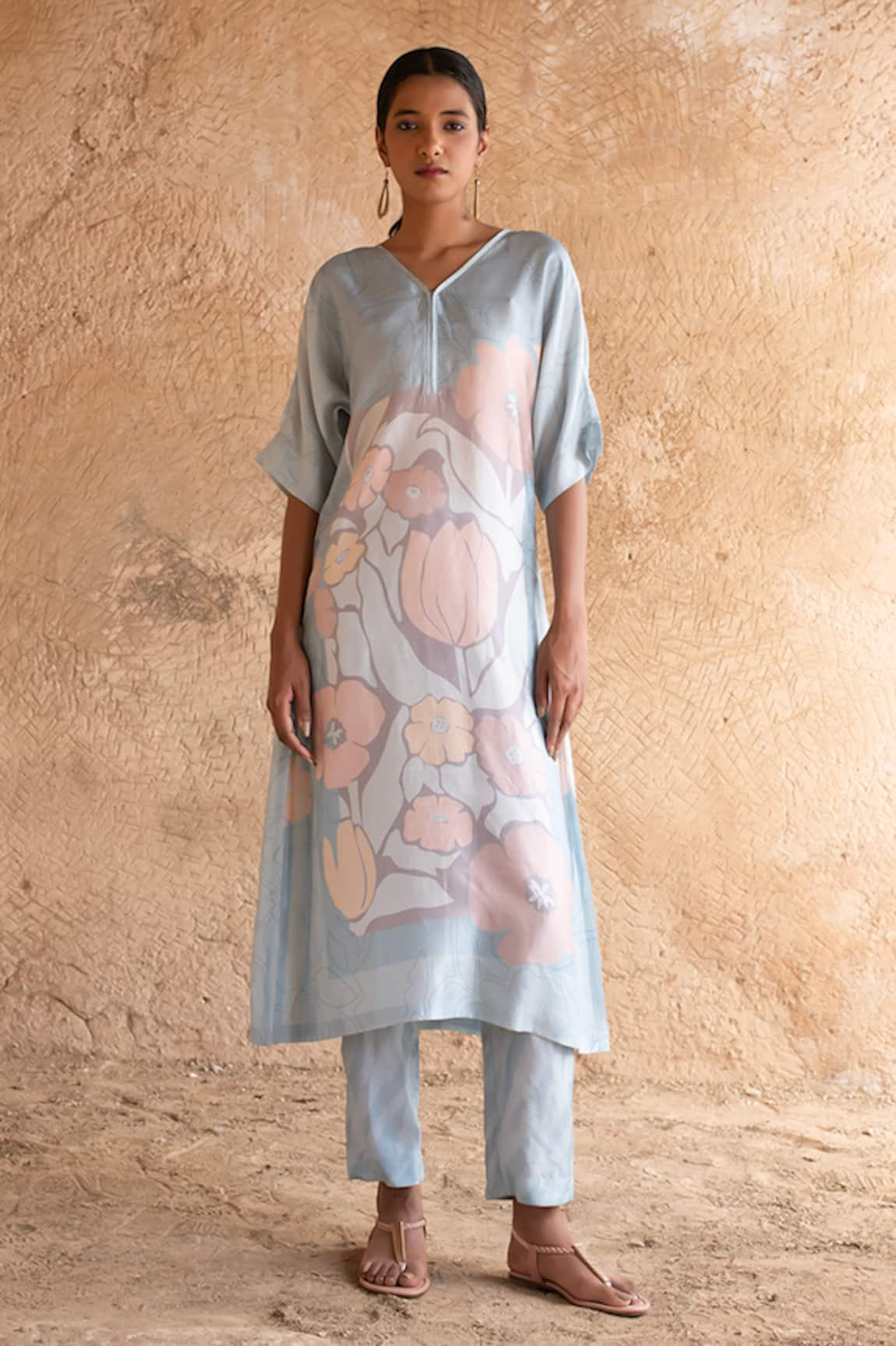 Clos Floral Print Straight Kurta With Pant