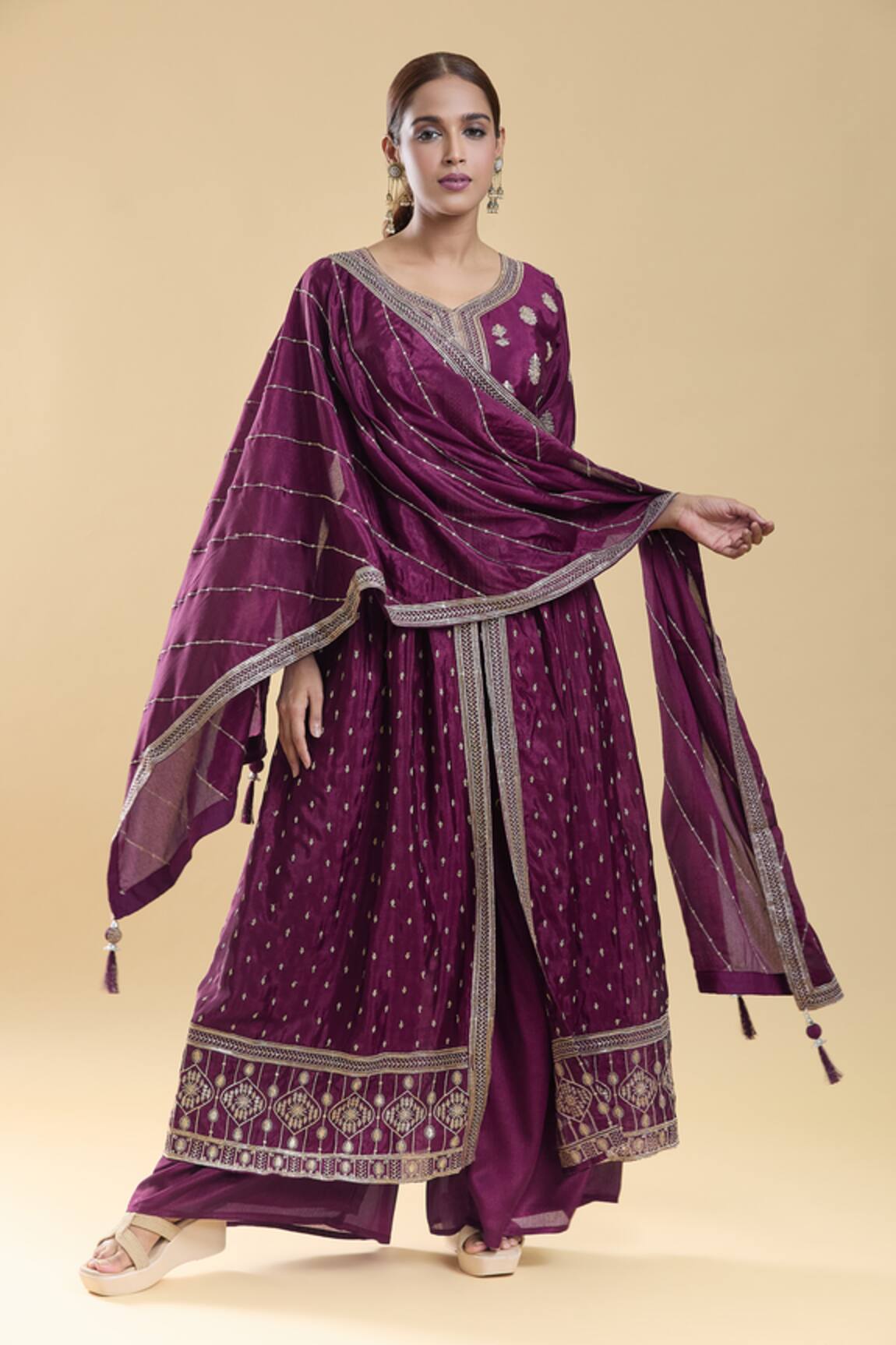 Khwaab by Sanjana Lakhani Damask Fleur Aari Embroidered Kurta Palazzo Set