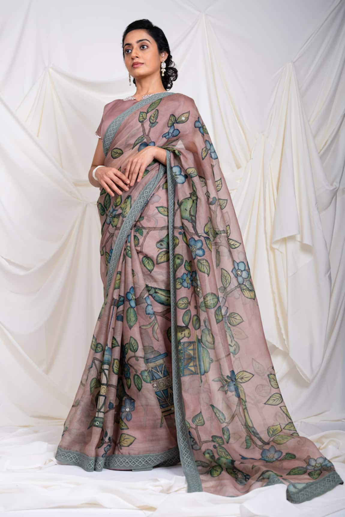 AAMRA BY LAVANYA Flower & Bird Kalamkari Pattern Saree With Unstitched Blouse Piece