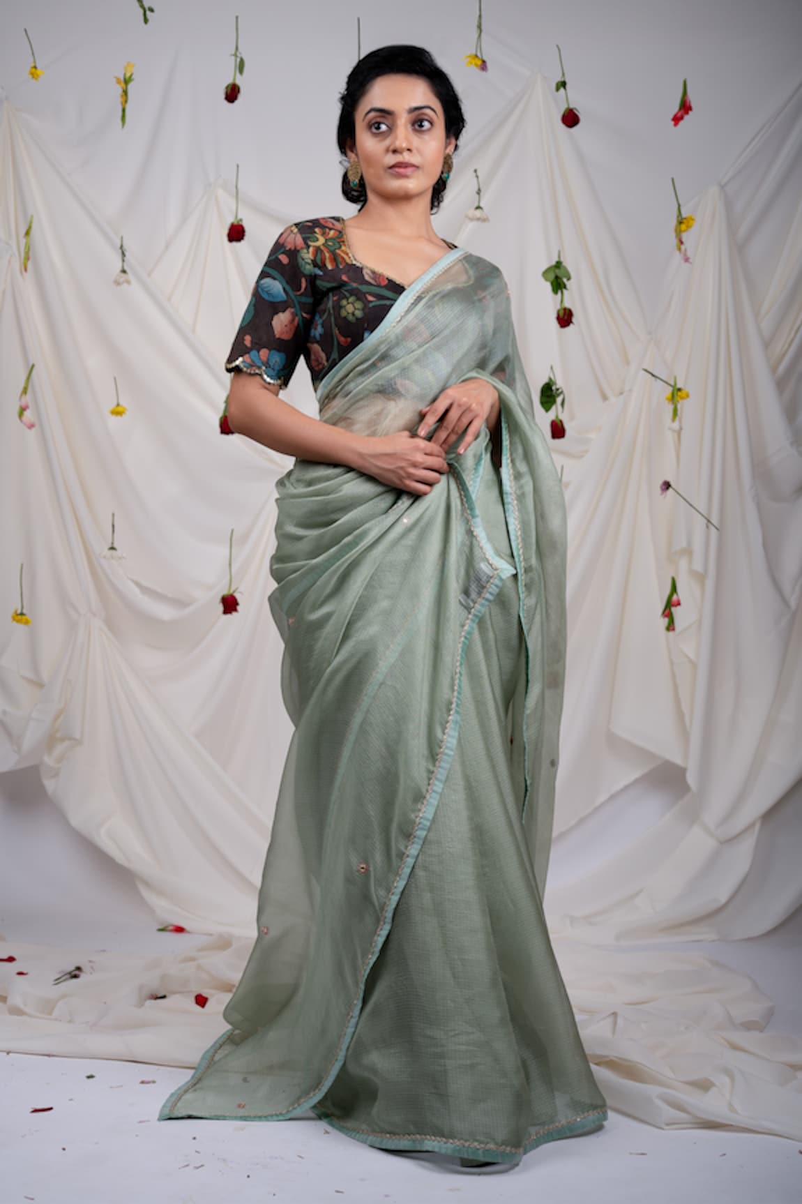 AAMRA BY LAVANYA Embroidered Butti Work Saree With Unstitched Blouse Piece