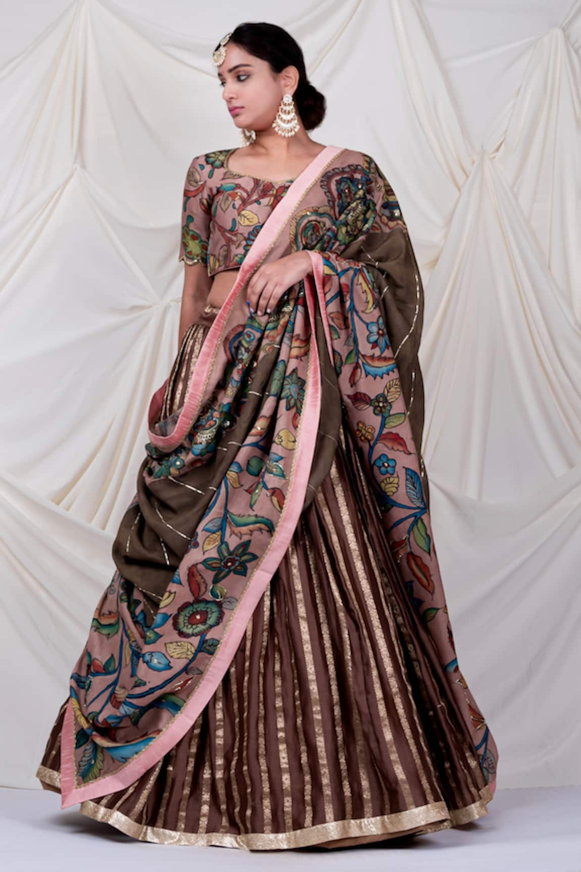 AAMRA BY LAVANYA Stripe Woven Lehenga Set