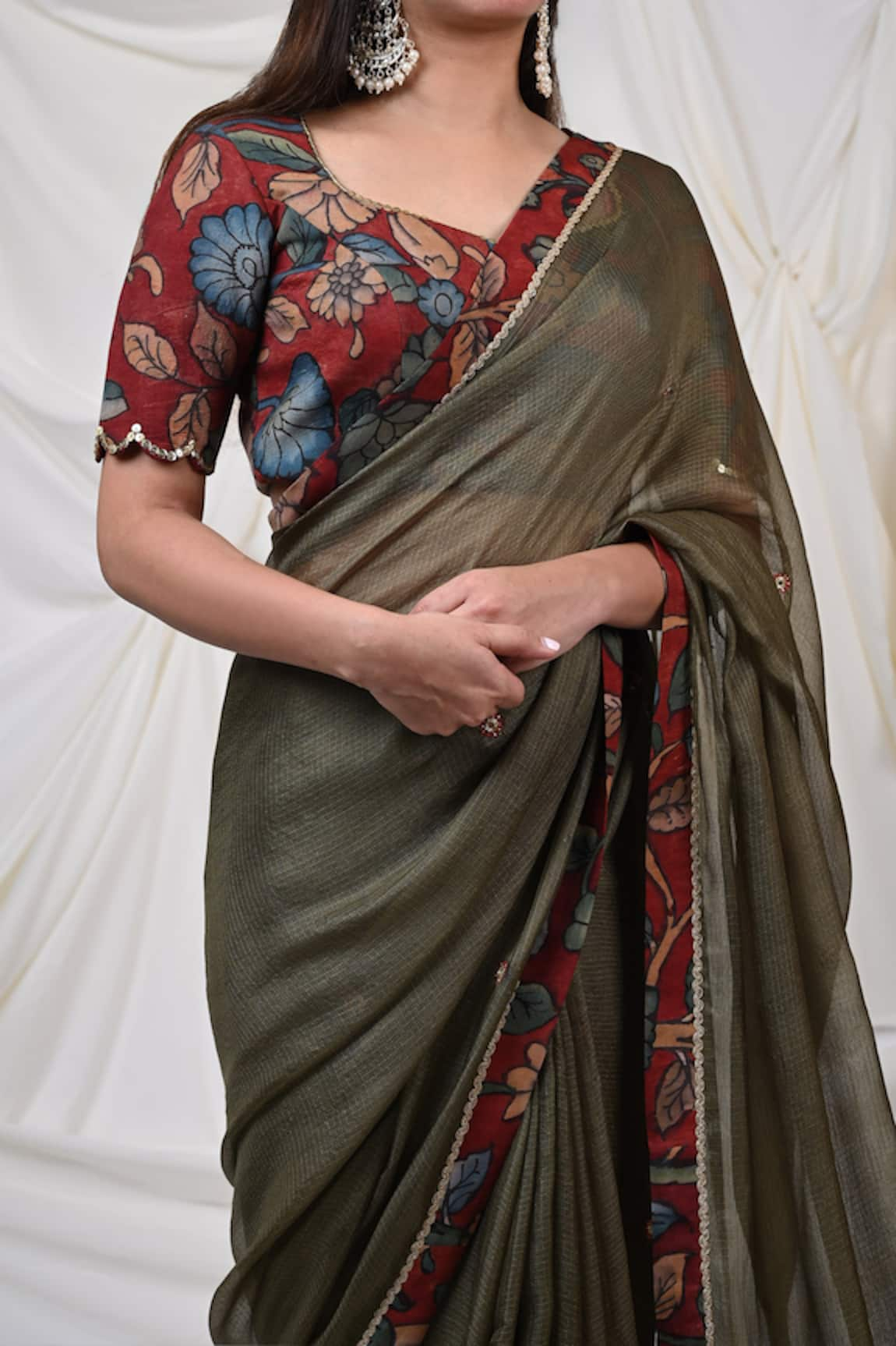 AAMRA BY LAVANYA Silk Hand Painted Saree Blouse