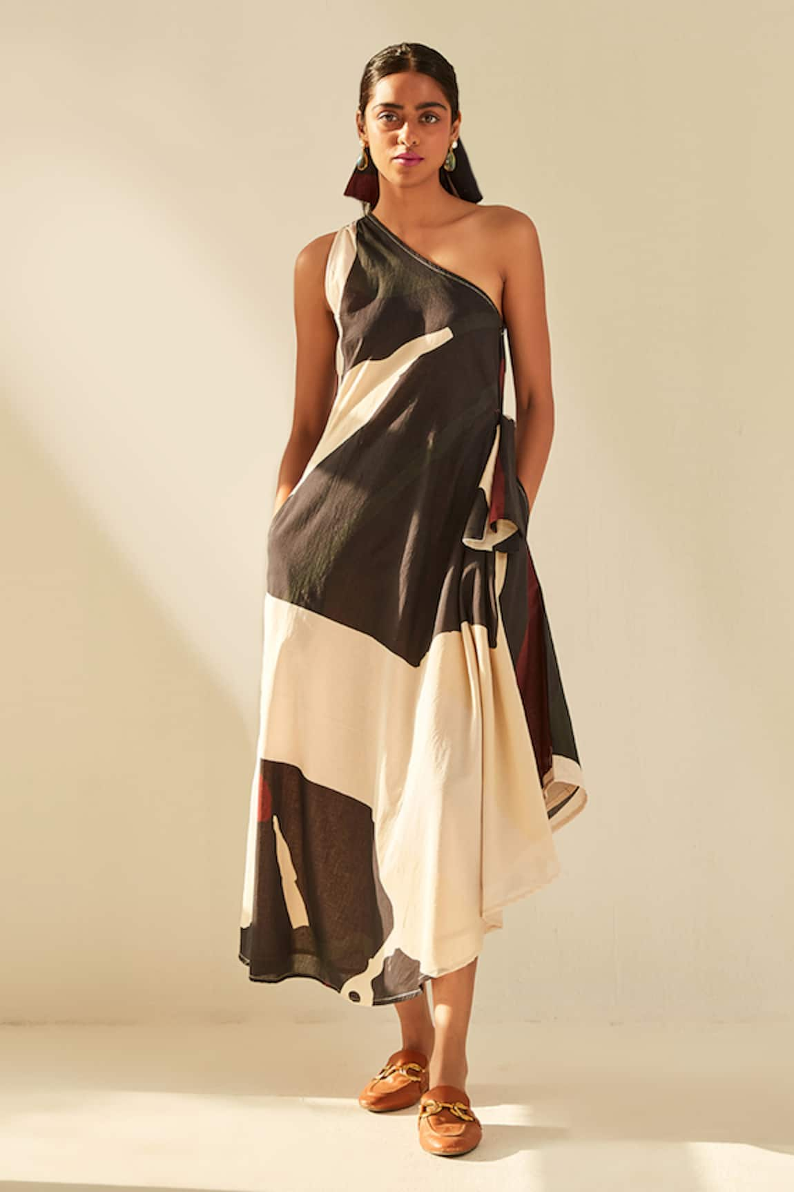 Kharakapas Aba One Shoulder Printed Dress