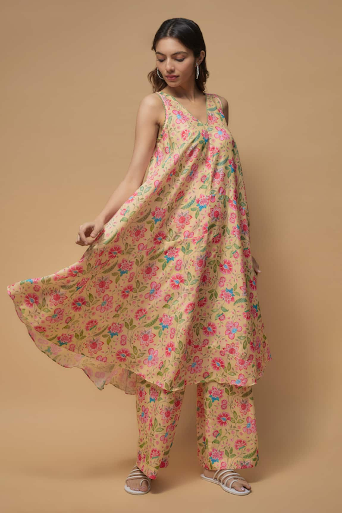 wildflower by krishna Bloom Print Kurta With Pant