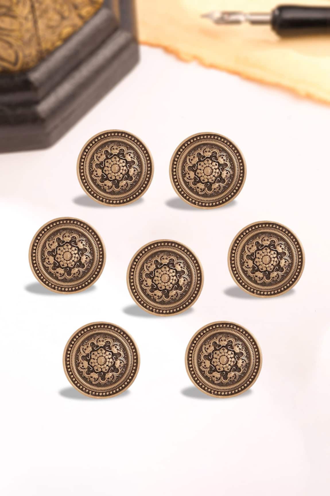 Cosa Nostraa Floral Carved 7 Pcs Buttons