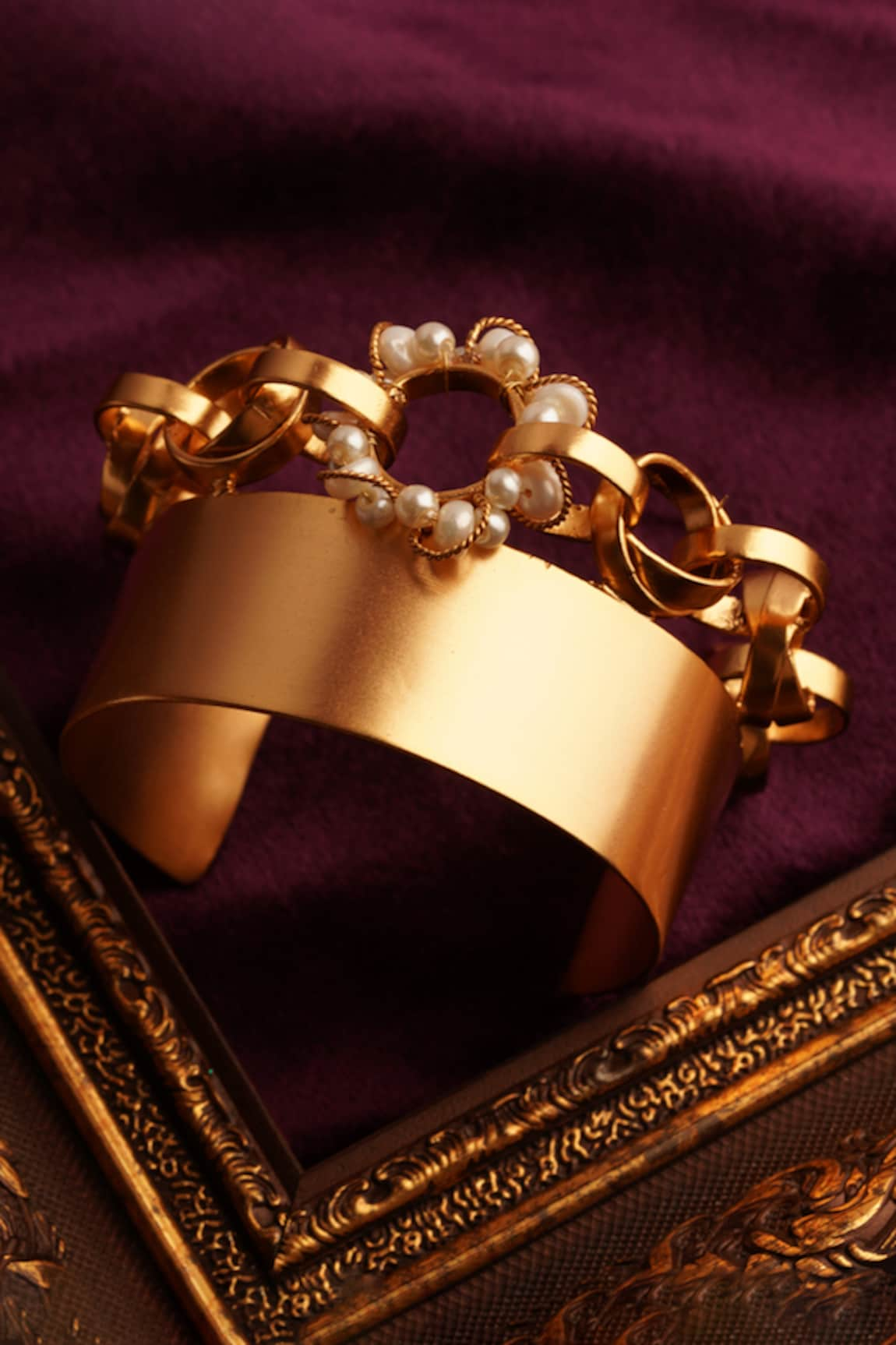 SUHANI PITTIE Neutron Loop & Pearl Embellished Halo Cuff