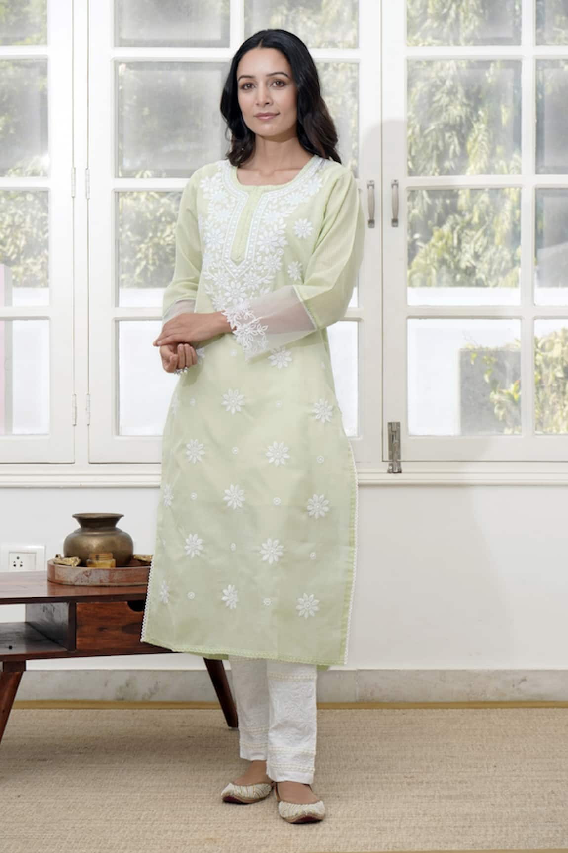 Nero India Floral Chikankari Embroidered Kurta