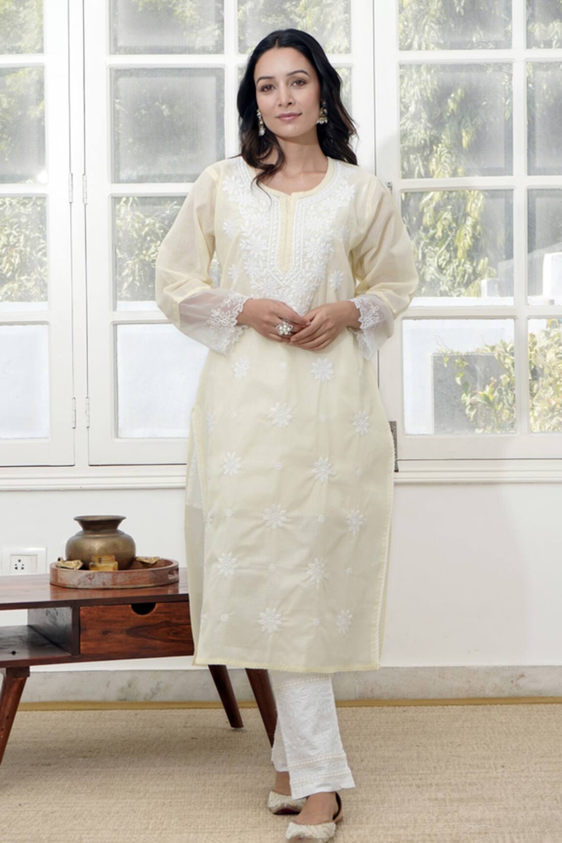 Nero India Chikankari Floral Embroidered Kurta