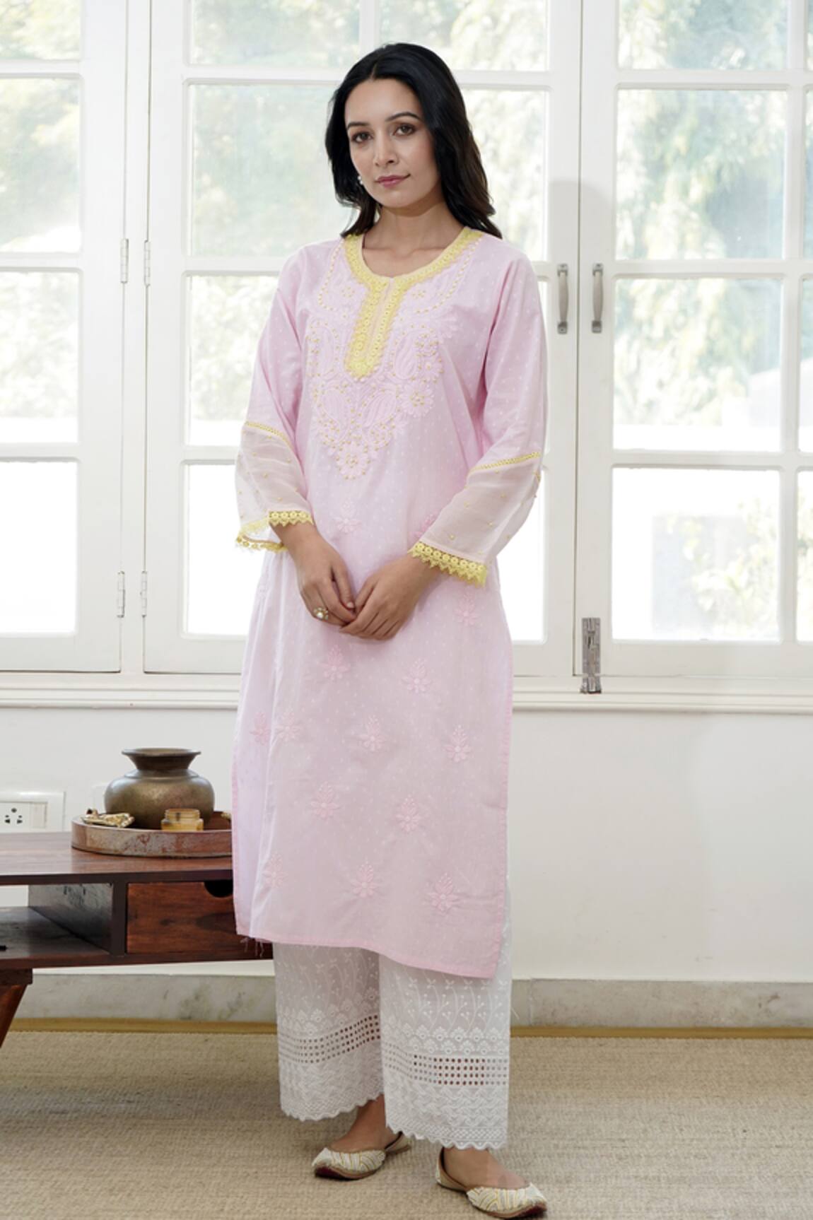 Nero India Paisley Chikankari Embroidered Kurta