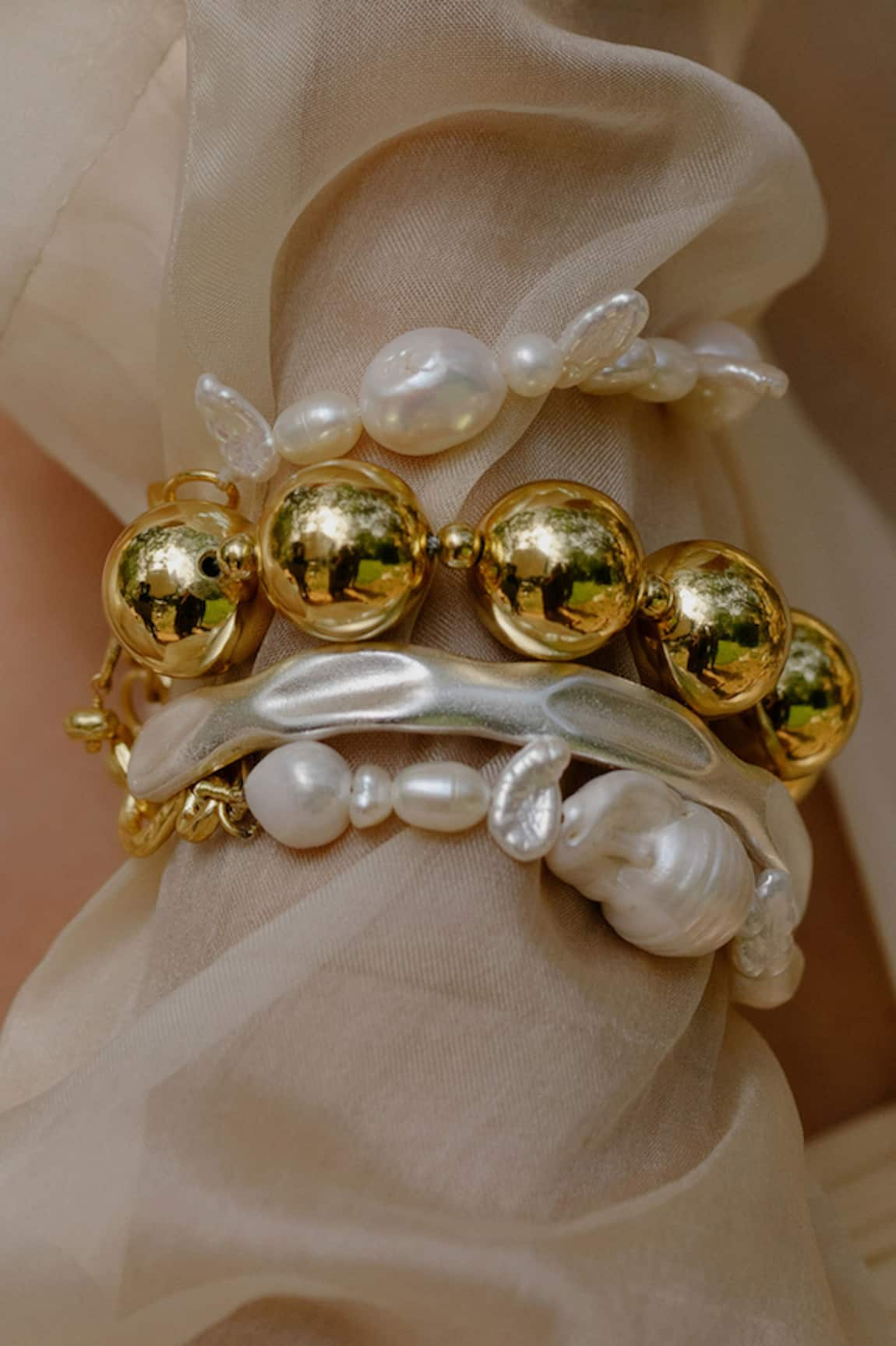 Arvino Pratapgari Uneven Pearl Bracelet