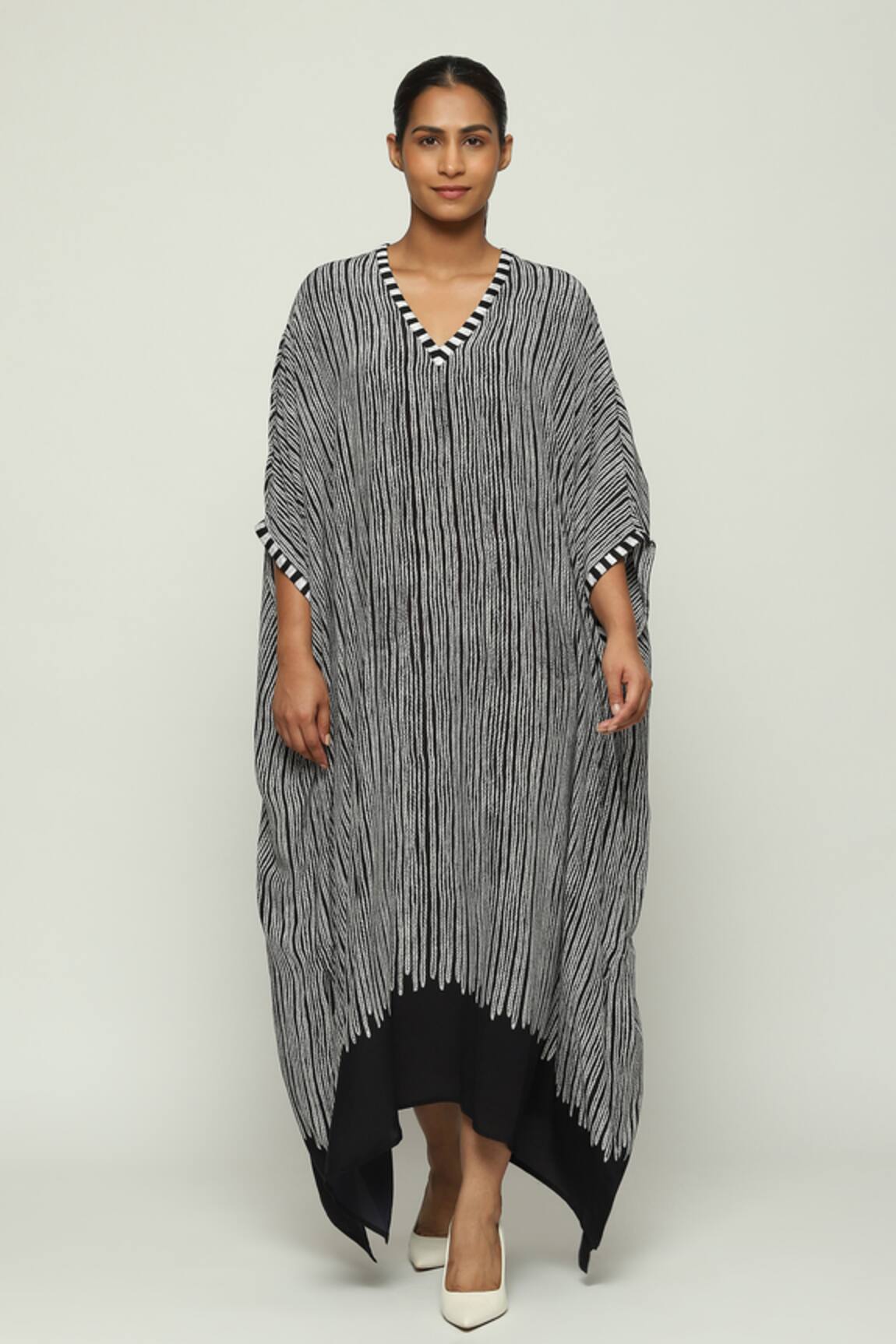 Abraham And Thakore Crewel Print Kaftan 