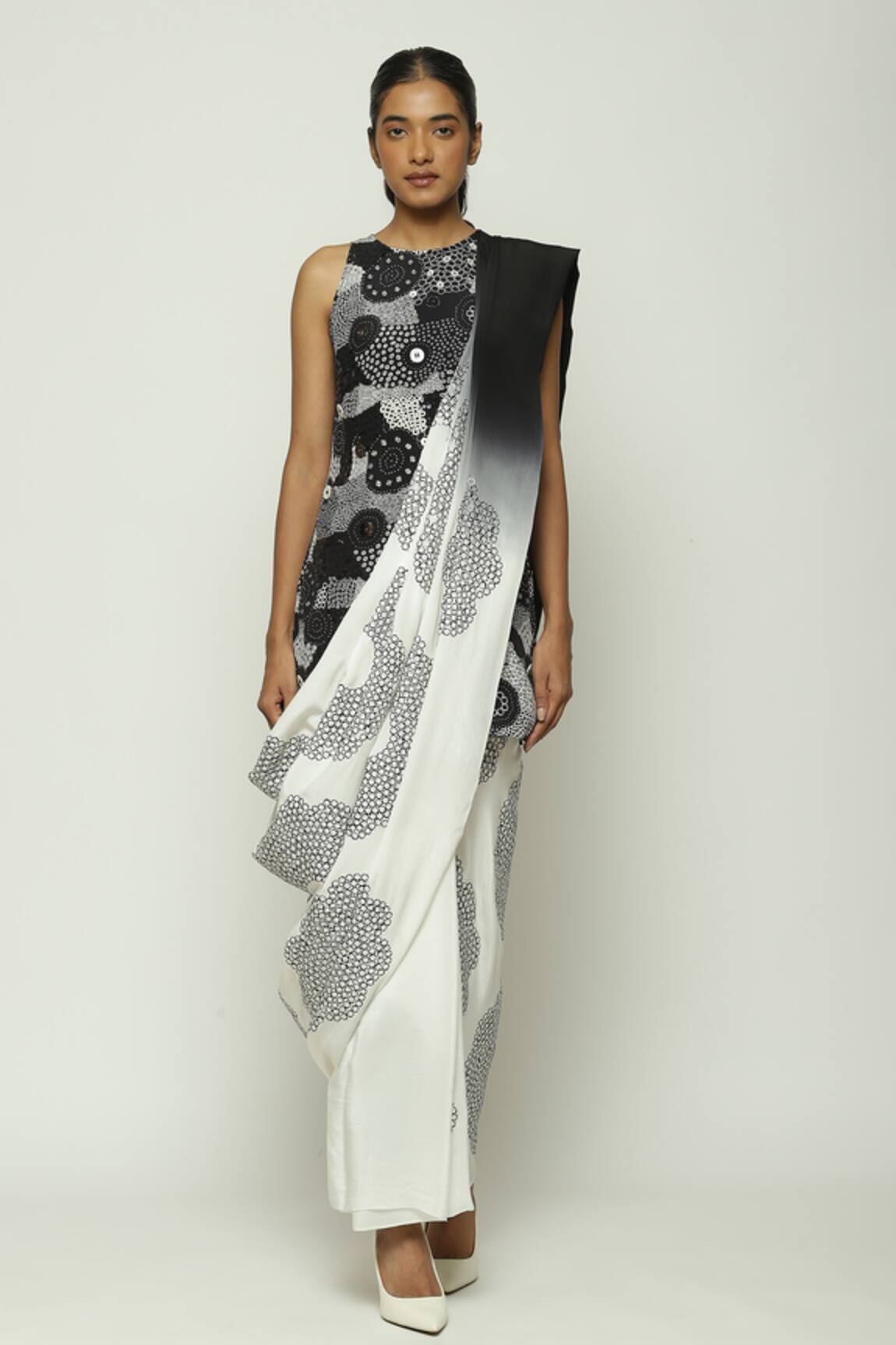 Abraham And Thakore Sequin Circlet Fleur Ombre Saree 