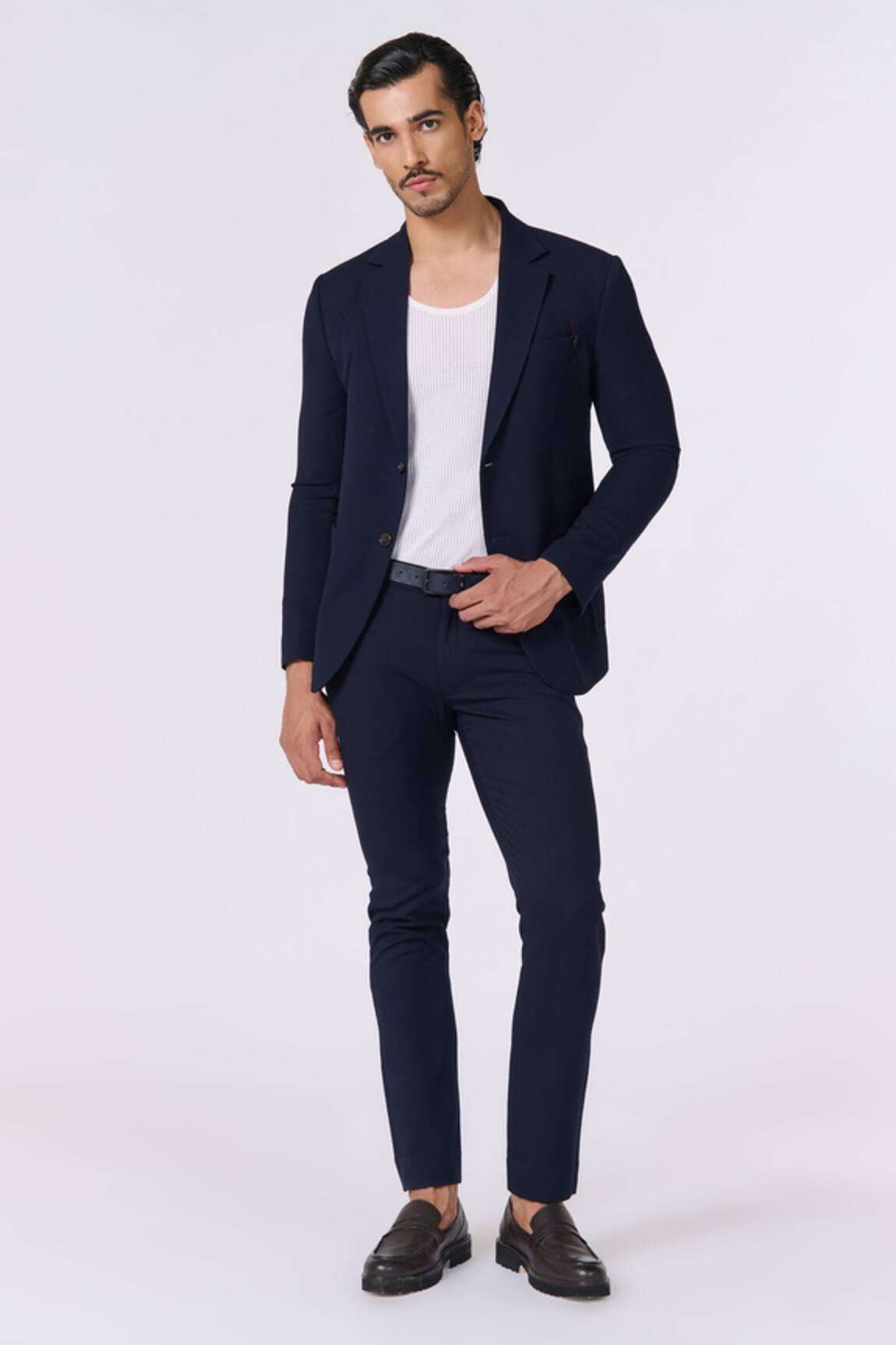 S&N By Shantnu Nikhil Solid Straight Trouser 