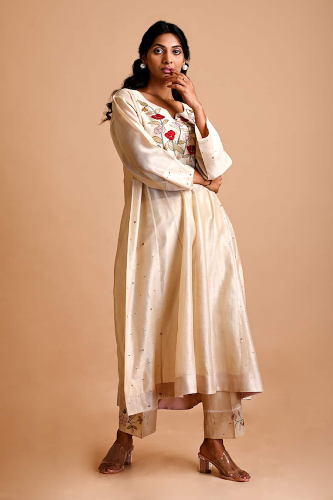 Mityan Bellflower Yoke Hand Embroidered Tunic With Inner