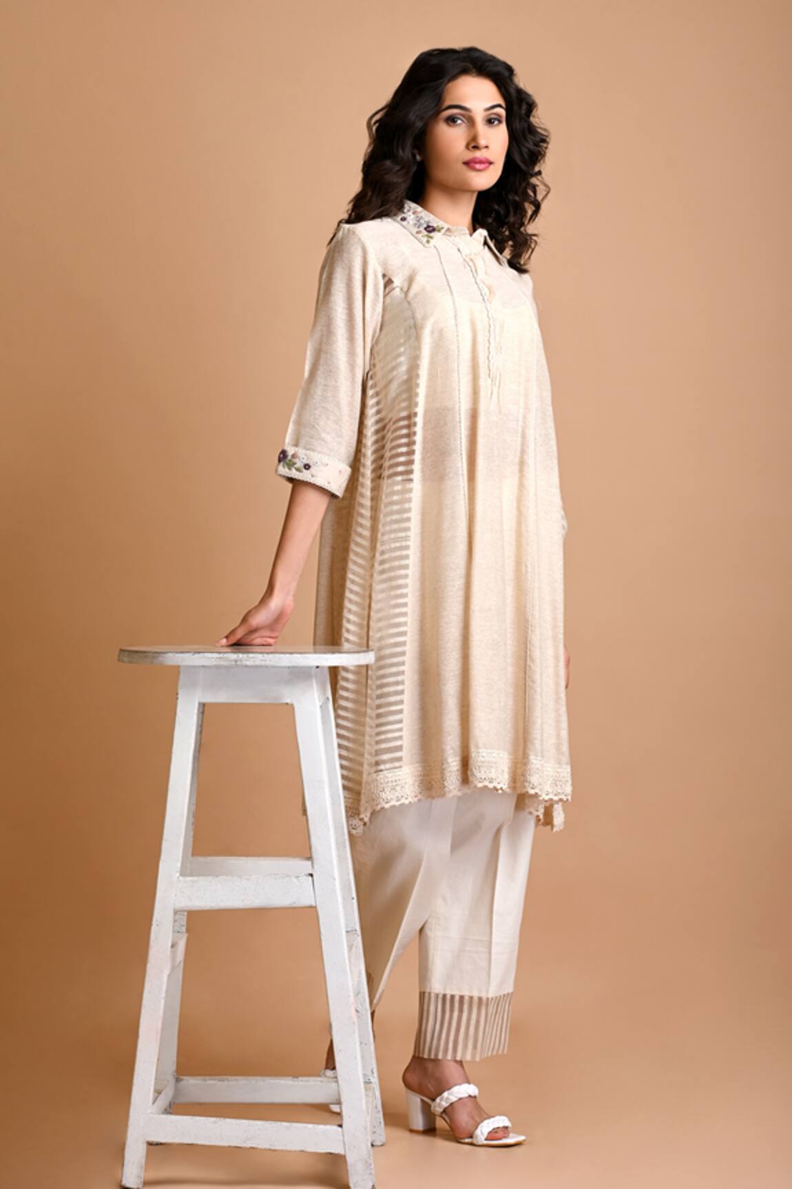 Mityan Bugloss Collar Embroidered Tunic Set