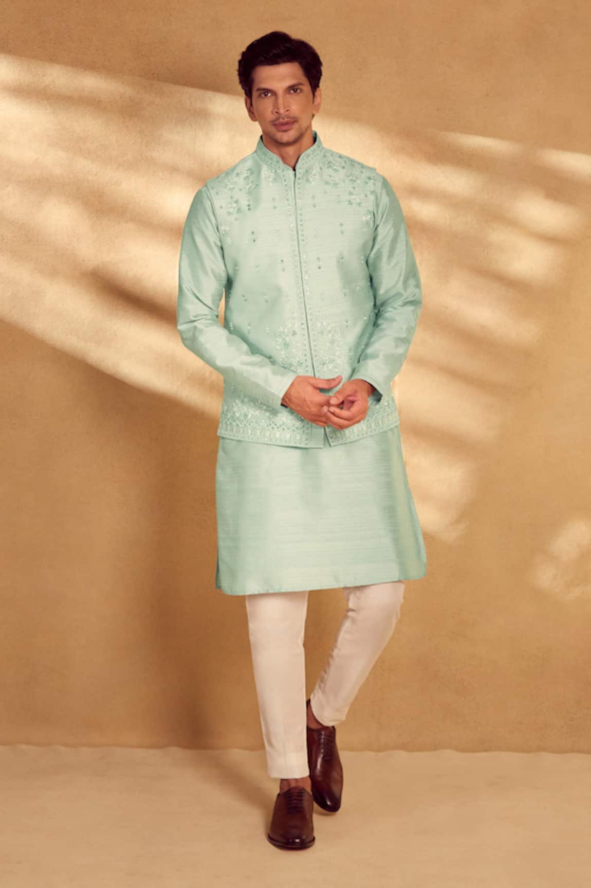Aariyana Couture Floral Mirrorwork Bundi Kurta Set 