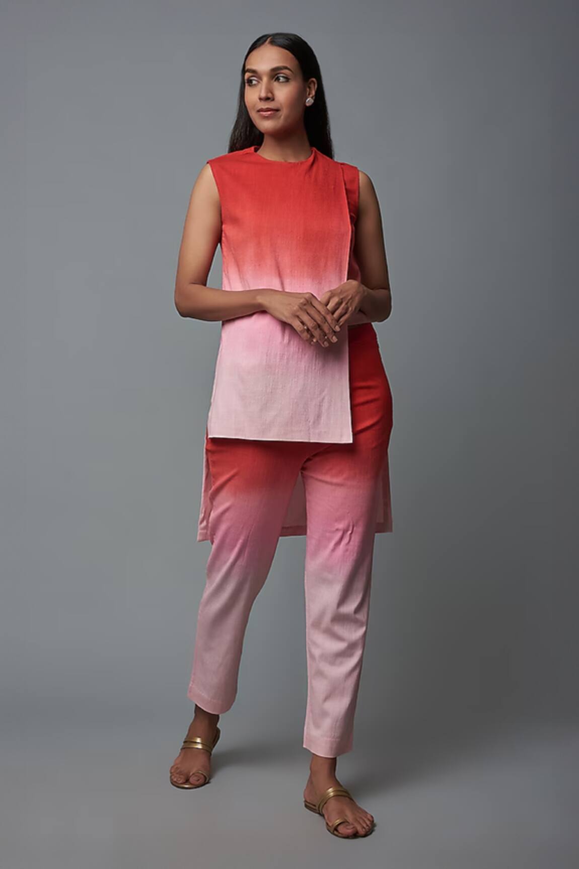 Blue Lotus Design Shaded Panelled Cut-Out Top With Pant