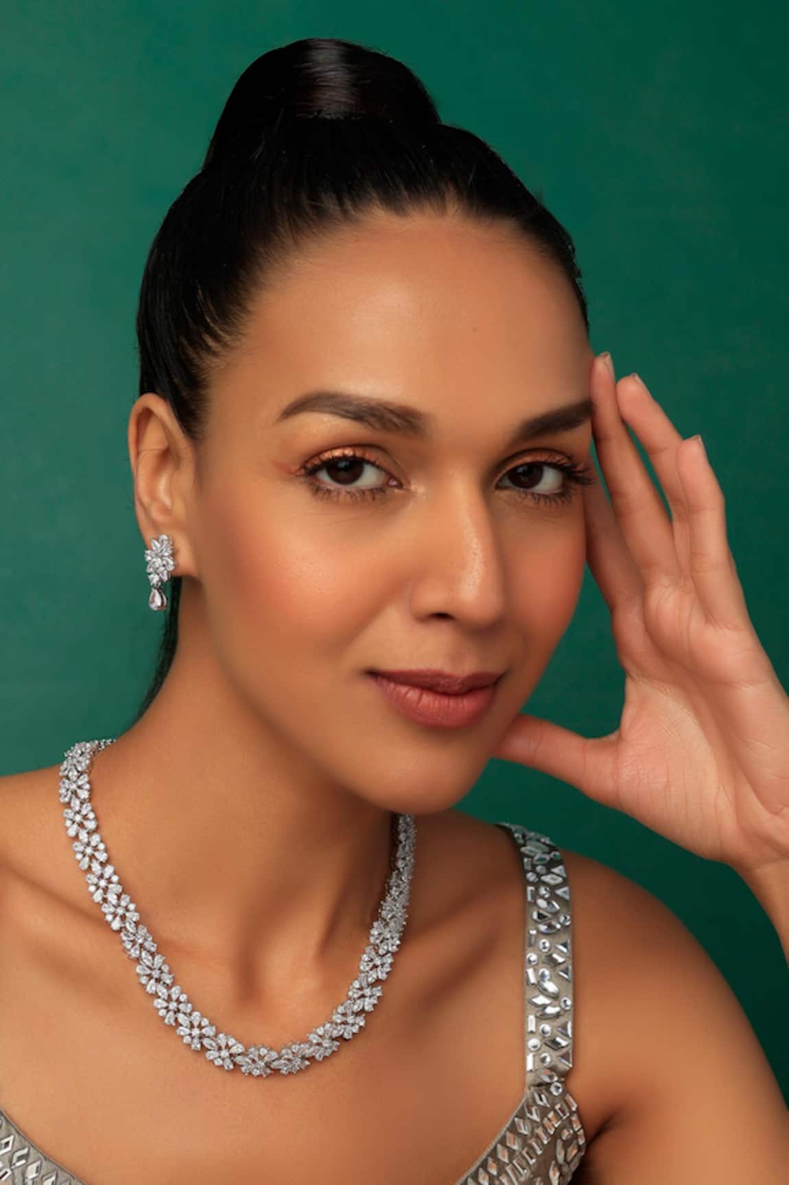 Prihan Luxury Jewelry Zircon Diamond Embellished Necklace Set