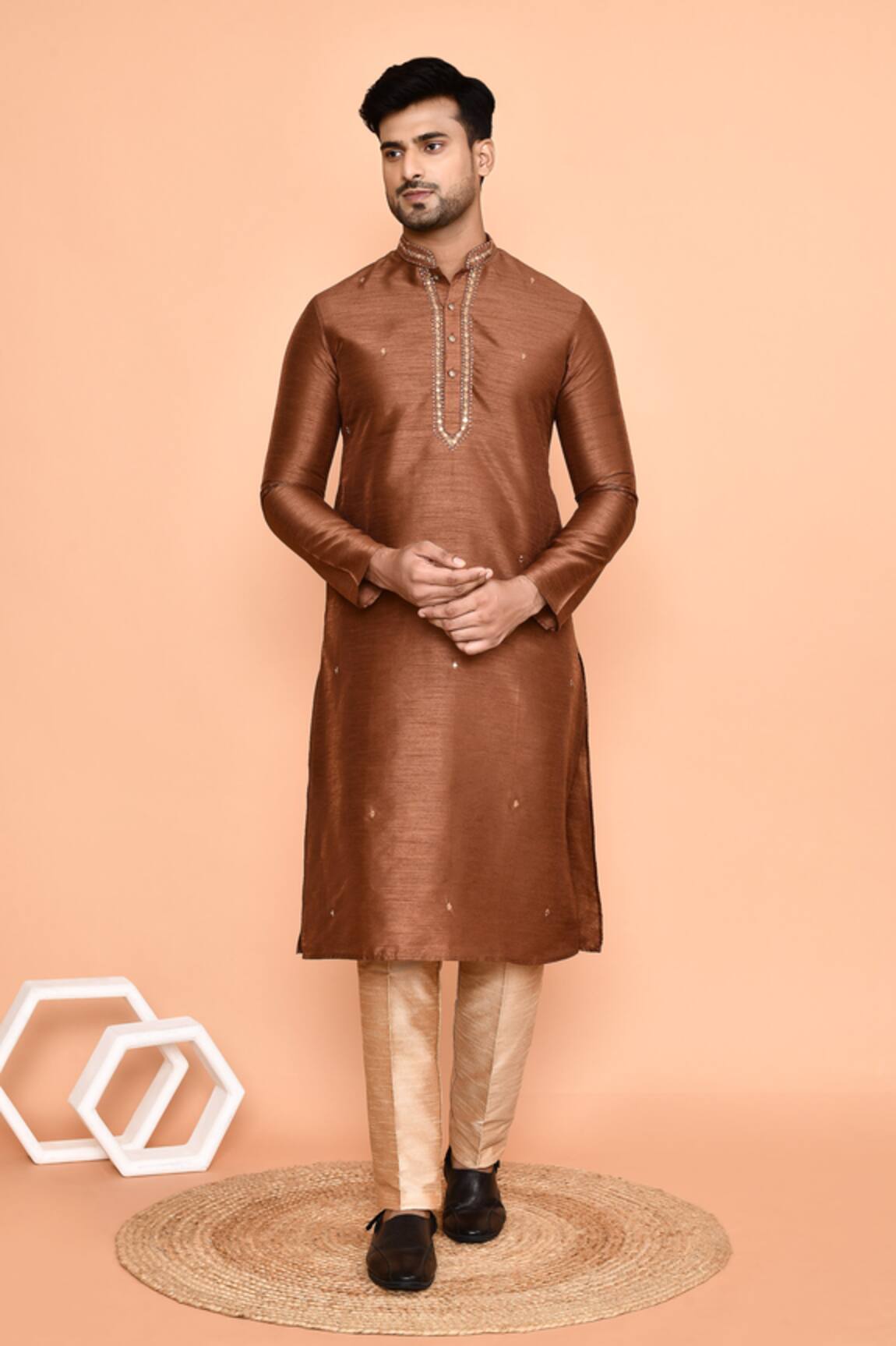 Arihant Rai Sinha Geometric Embroidered Neck Kurta With Pant 