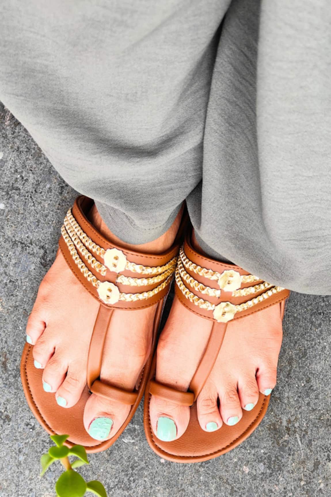 The Madras Trunk Haiku Ruhi Braided Kolhapuri Flats