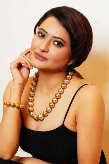 Rejuvenate Jewels Pearl Embellished Necklace 