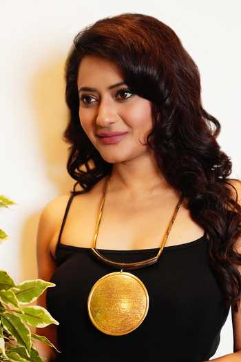 Rejuvenate Jewels Headlight Carved Pendant Necklace 