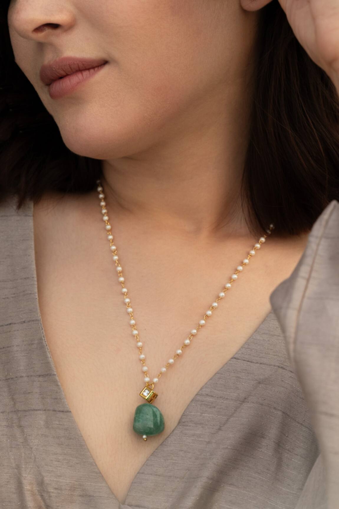Do Taara Embellished Long Pendant Necklace 