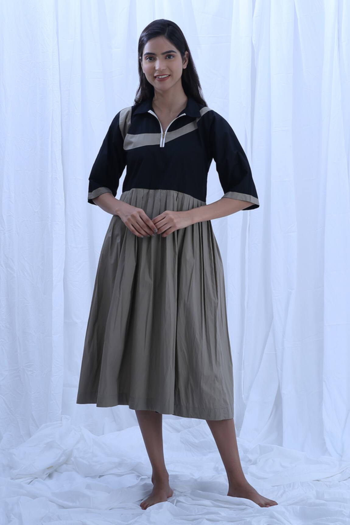 Khat Earthy Solid Pleated Dress