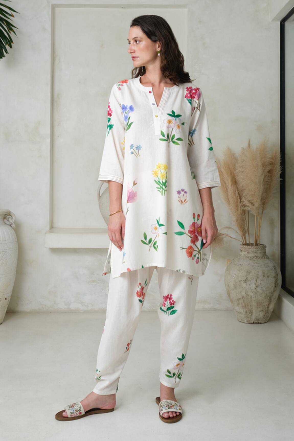 Roza Amelia Floral Print Short Kurta With Pant